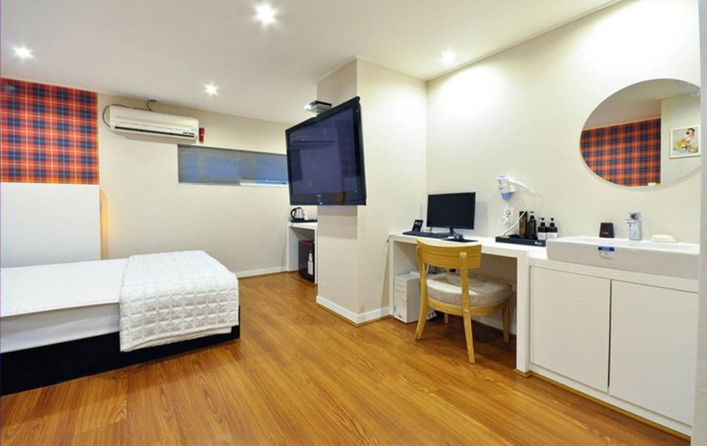 Songjeong Im Hotel Пусан Екстериор снимка